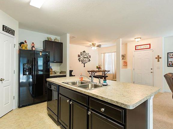 3rd image of 807 Ashentree Dr