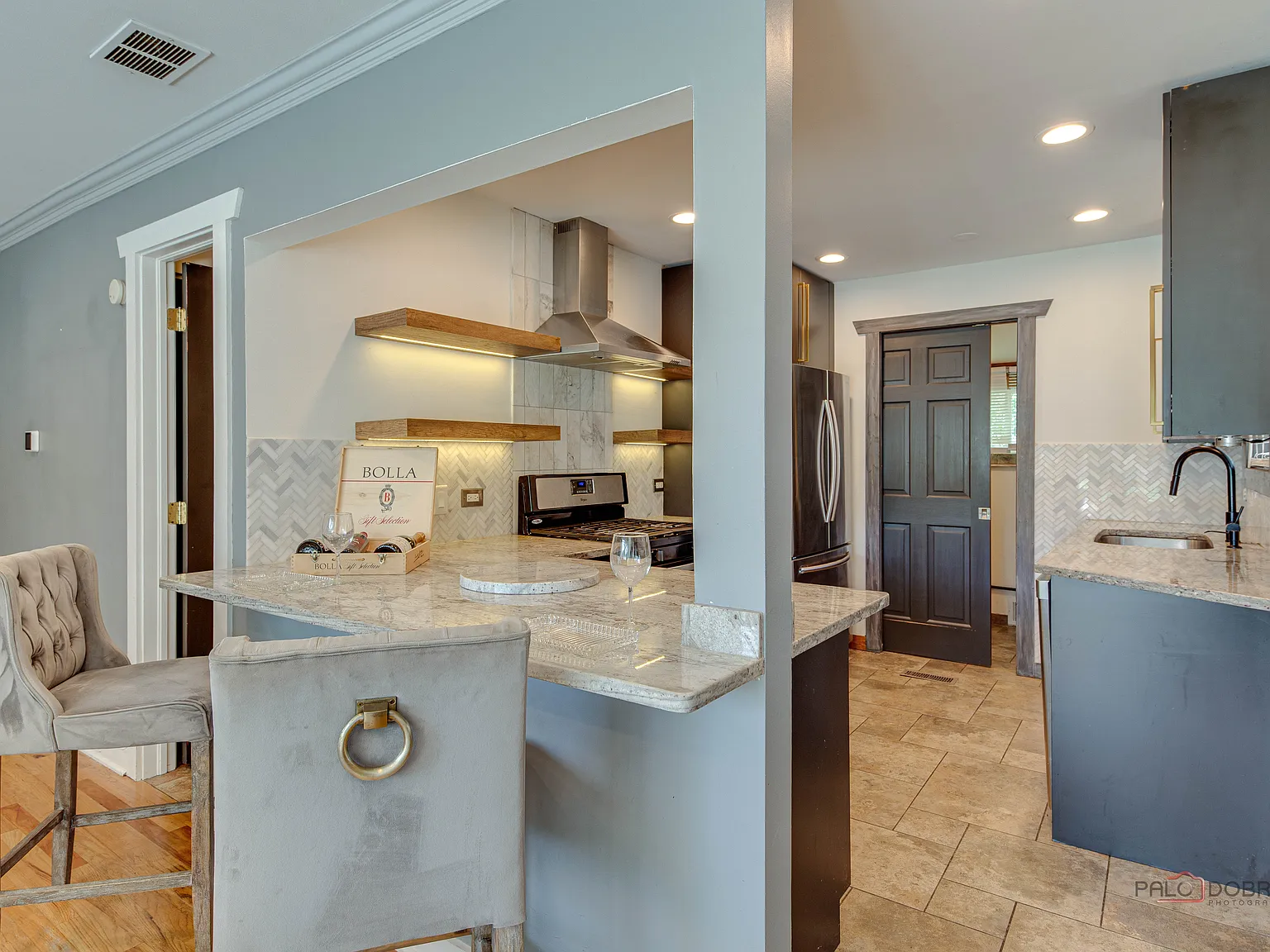 2 bed, 1113 sqft, $2,650 — Photo 2