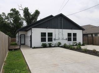 7502 Sandle St #A, Houston, TX 77088