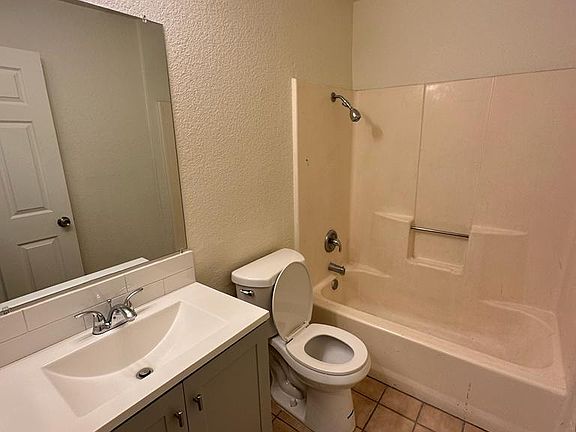 3rd image of 32830 Aurora Vista Rd APT A