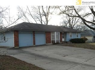 209 W Cambridge Rd, Belton, MO 64012