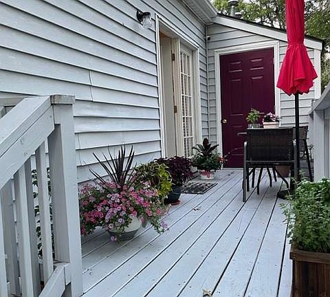 5th image of 576 Countrytown Dr