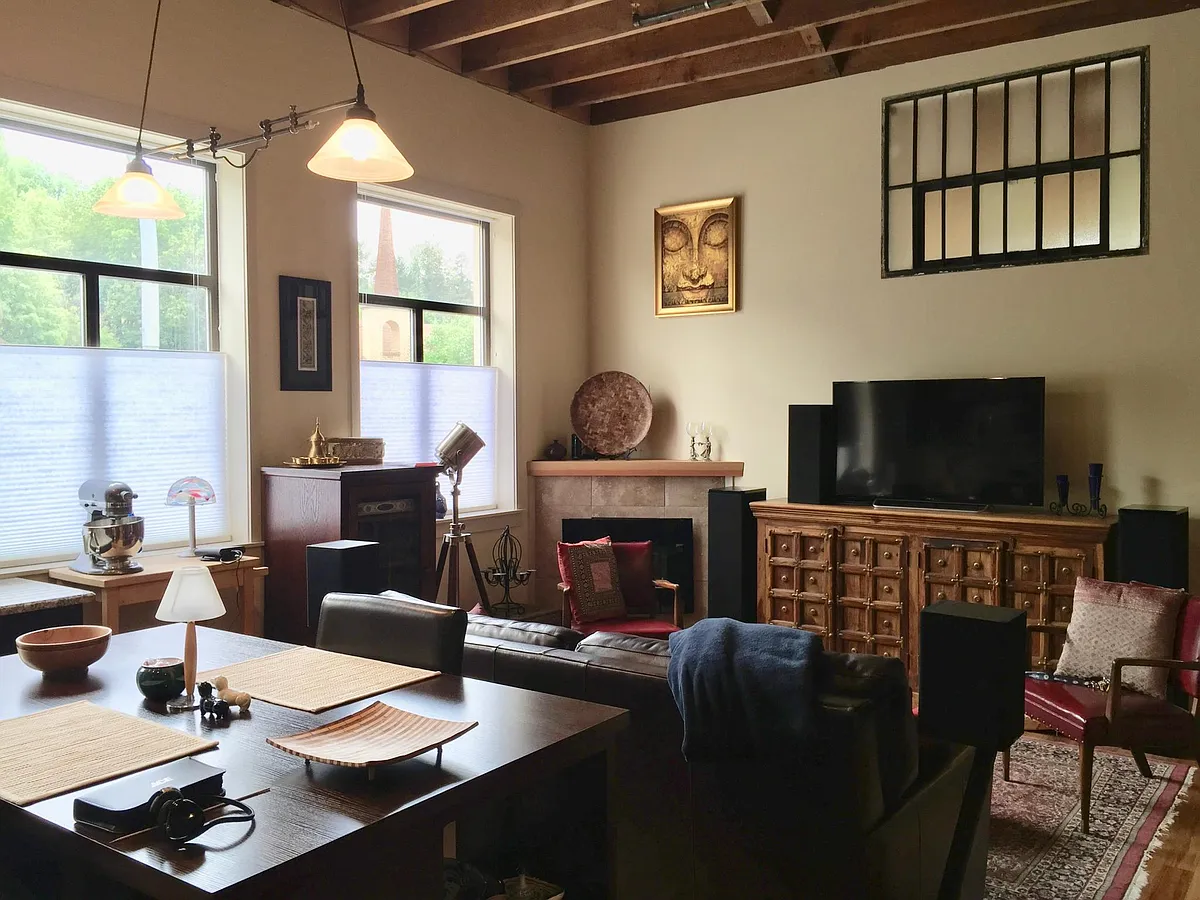 Great room - 540 E Main St #4