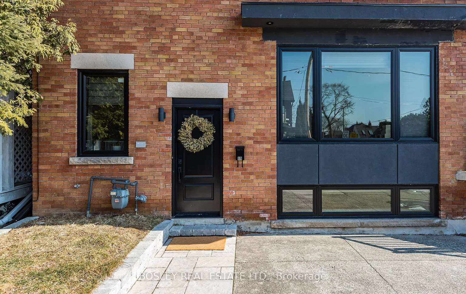 69 Greensides Ave photo 1