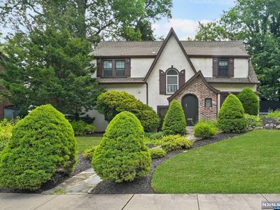 10 Undercliff Ter, West Orange, NJ, 07052