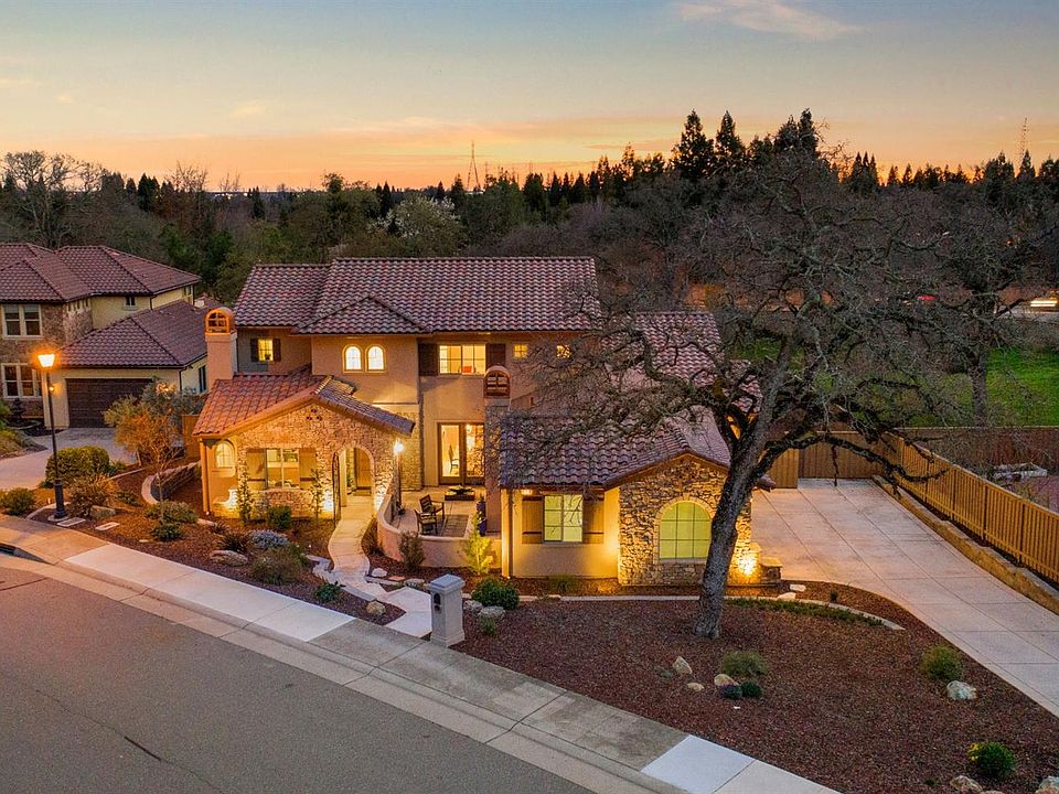 2nd image of 804 Cristina Ct