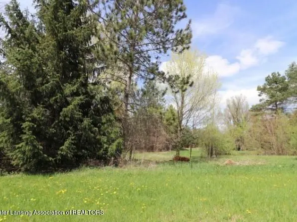 4118 Sebring Dr, Lansing, MI 48911