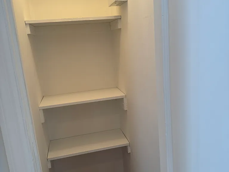 300 E 52nd St #400 — Photo 6