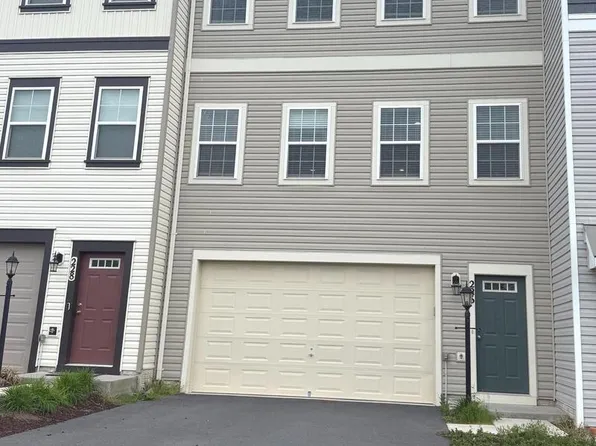 226 Parkland Dr, Stephenson, VA 22656