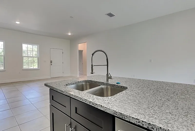 4 bed, 2.0 bath, 1580 sqft, $1,799 — Photo 4