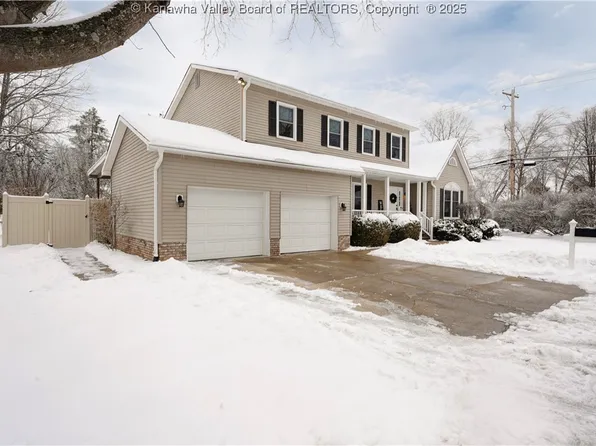 2 Royal Oak Ct, Hurricane, WV 25526