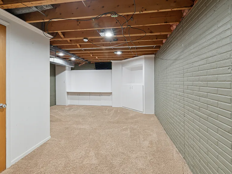 2410 Wealdstone Rd — Photo 48