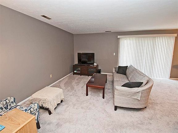 3rd image of 7279 Beacon Hill Dr