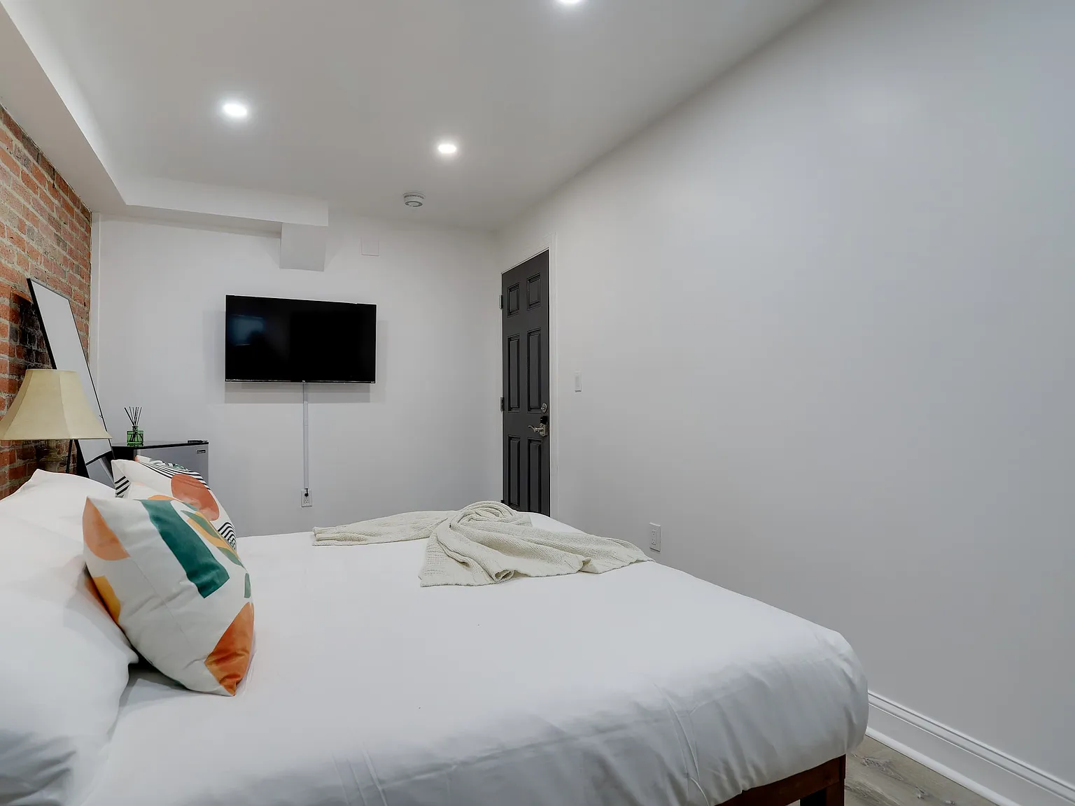 Studio, 800 sqft, $2,010 — Photo 4