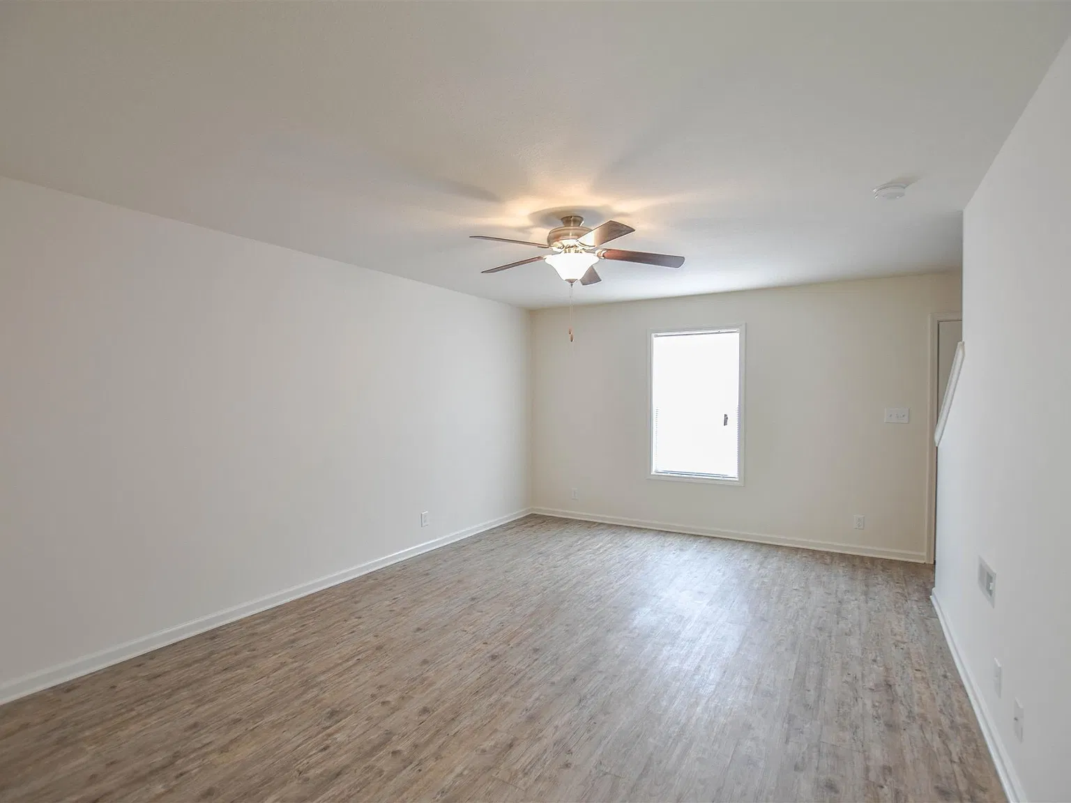 536 Patriot Park Ct — Photo 4