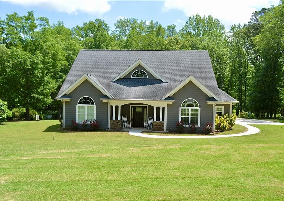 1st image of 3440 Camelot Way