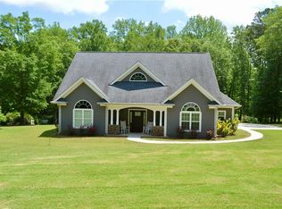 3440 Camelot Way, Loganville, GA 30052