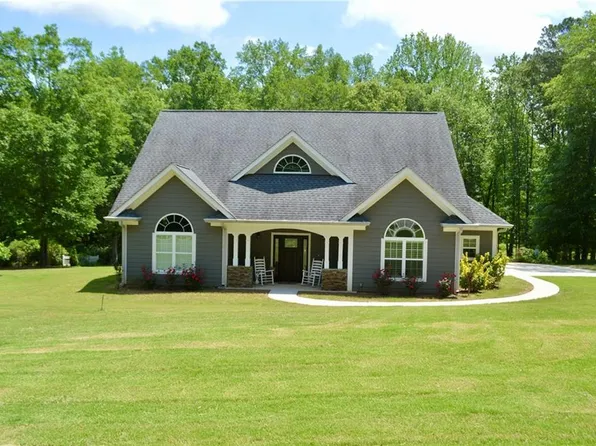 3440 Camelot Way, Loganville, GA 30052