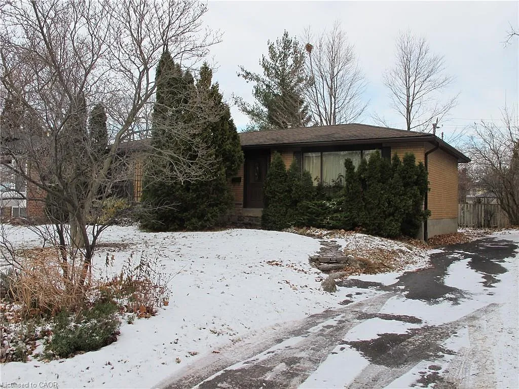 5280 Woodhaven Dr photo 1
