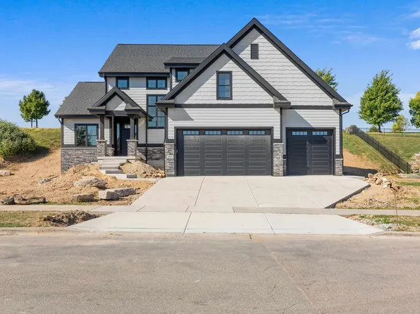 1025 Brynhill Dr, Oregon, WI 53575