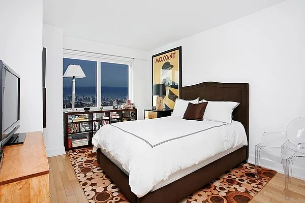 Rented by Corcoran | media 18