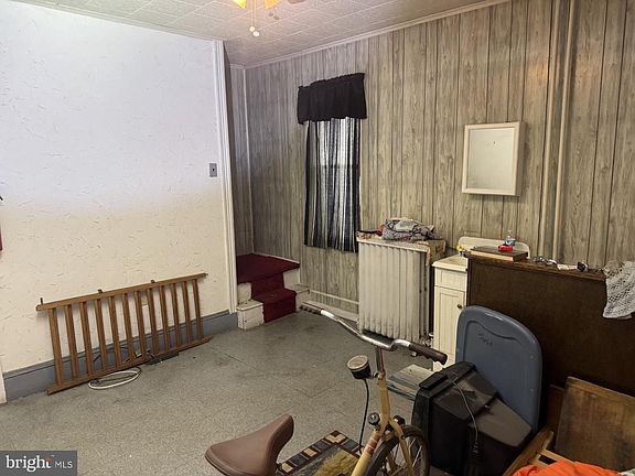 5th image of 126 Lewis St #128