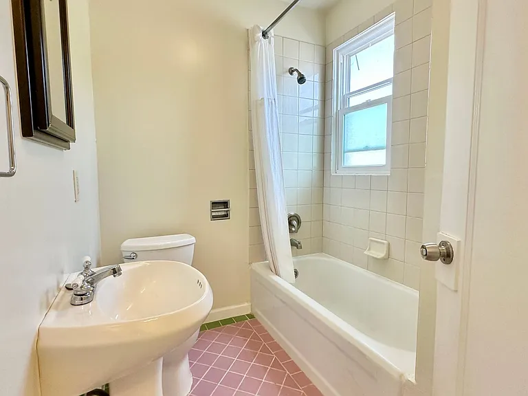 1426 Liberty St — Photo 19