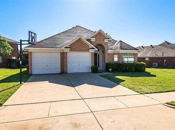 4th image of 1009 Cottonbelt Dr