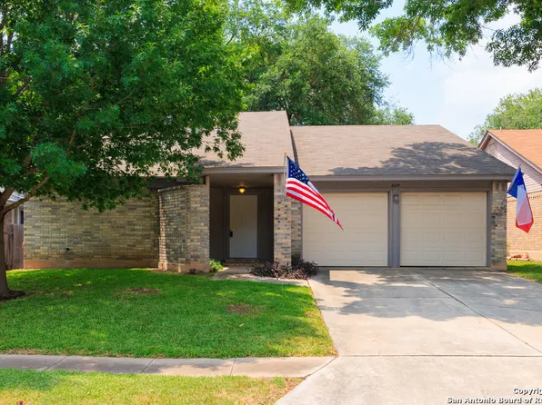 8105 Forest Dawn, Live Oak, TX 78233