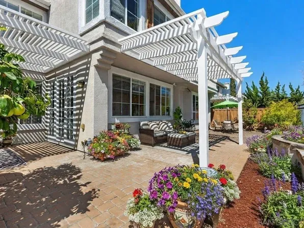 5227 Ruette De Mer, San Diego, CA 92130