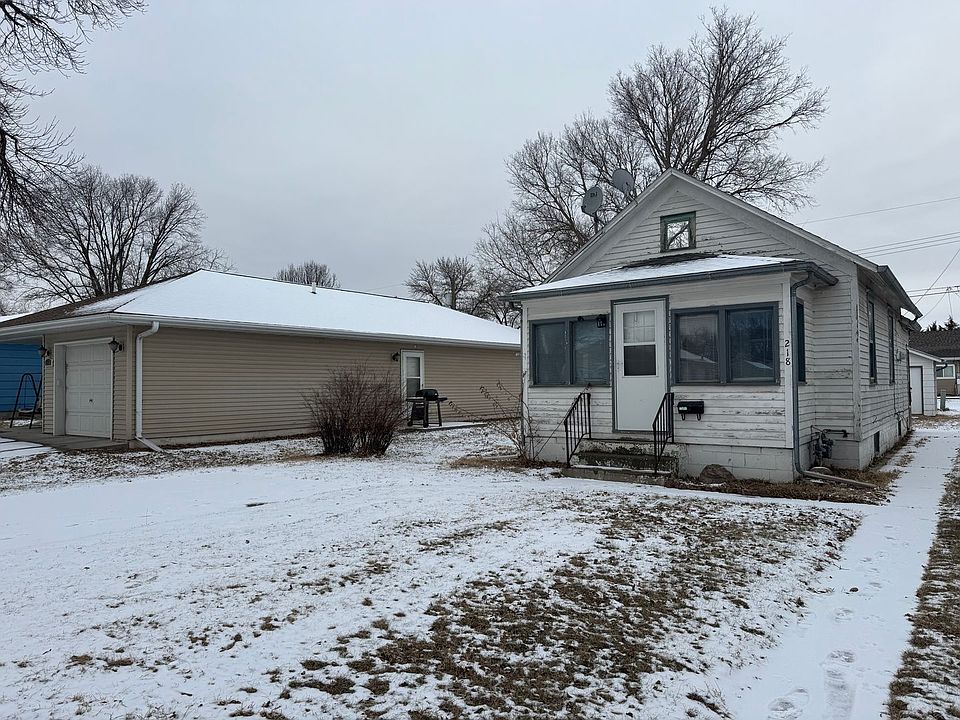1st image of 218 Miller Ave