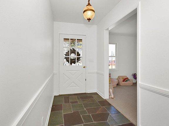 2nd image of 903 Briarcliff Rd NE