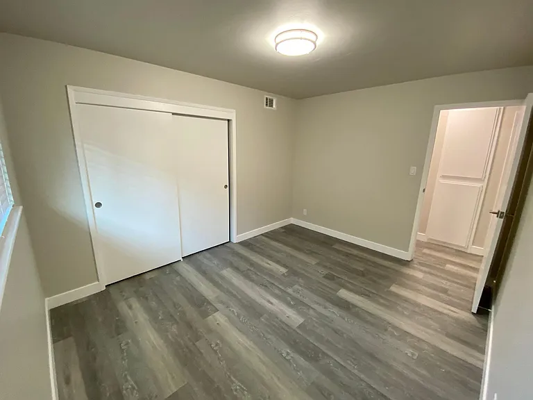Bedroom 1 (125 sq ft)