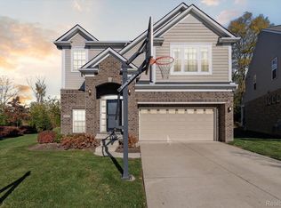 18753 Cumberland, Northville, MI 48167