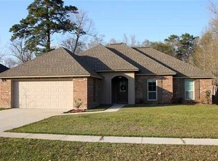 10203 Summerfield Dr, Denham Springs, LA 70726