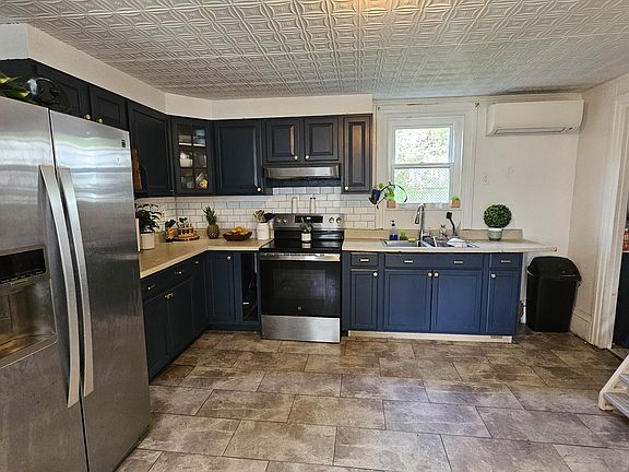 3rd image of 423 Hammond Street