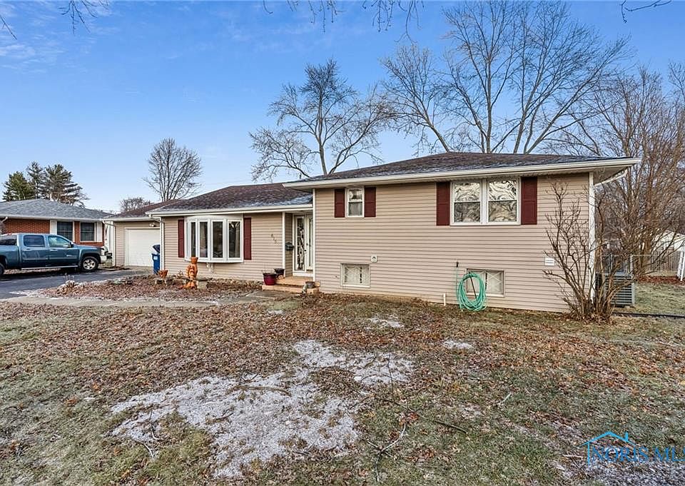 1st image of 615 Lincolnshire Ln