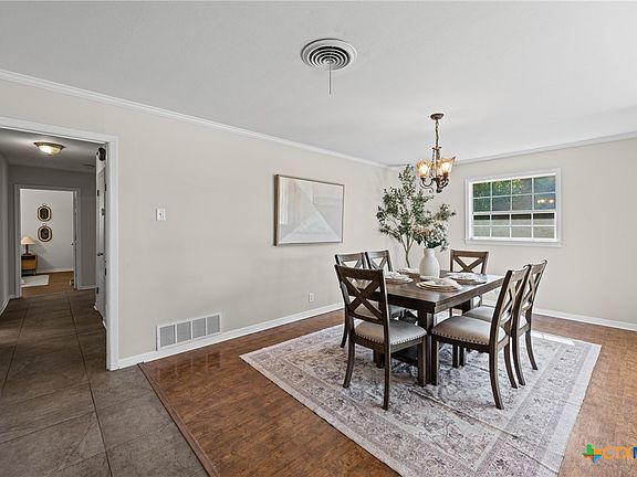 4th image of 2306 Scott Blvd