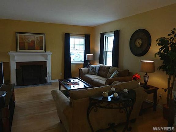 2nd image of 1236 Colvin Blvd