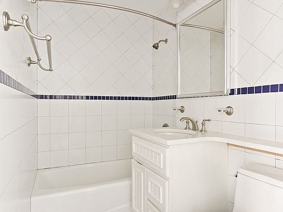 4th image of 85 Livingston St APT 10G