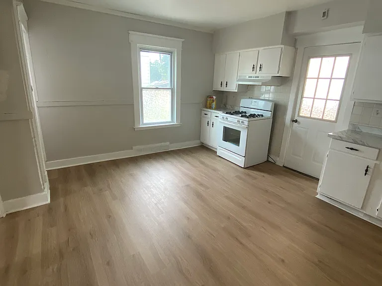 432 4th St #1 — Photo 3