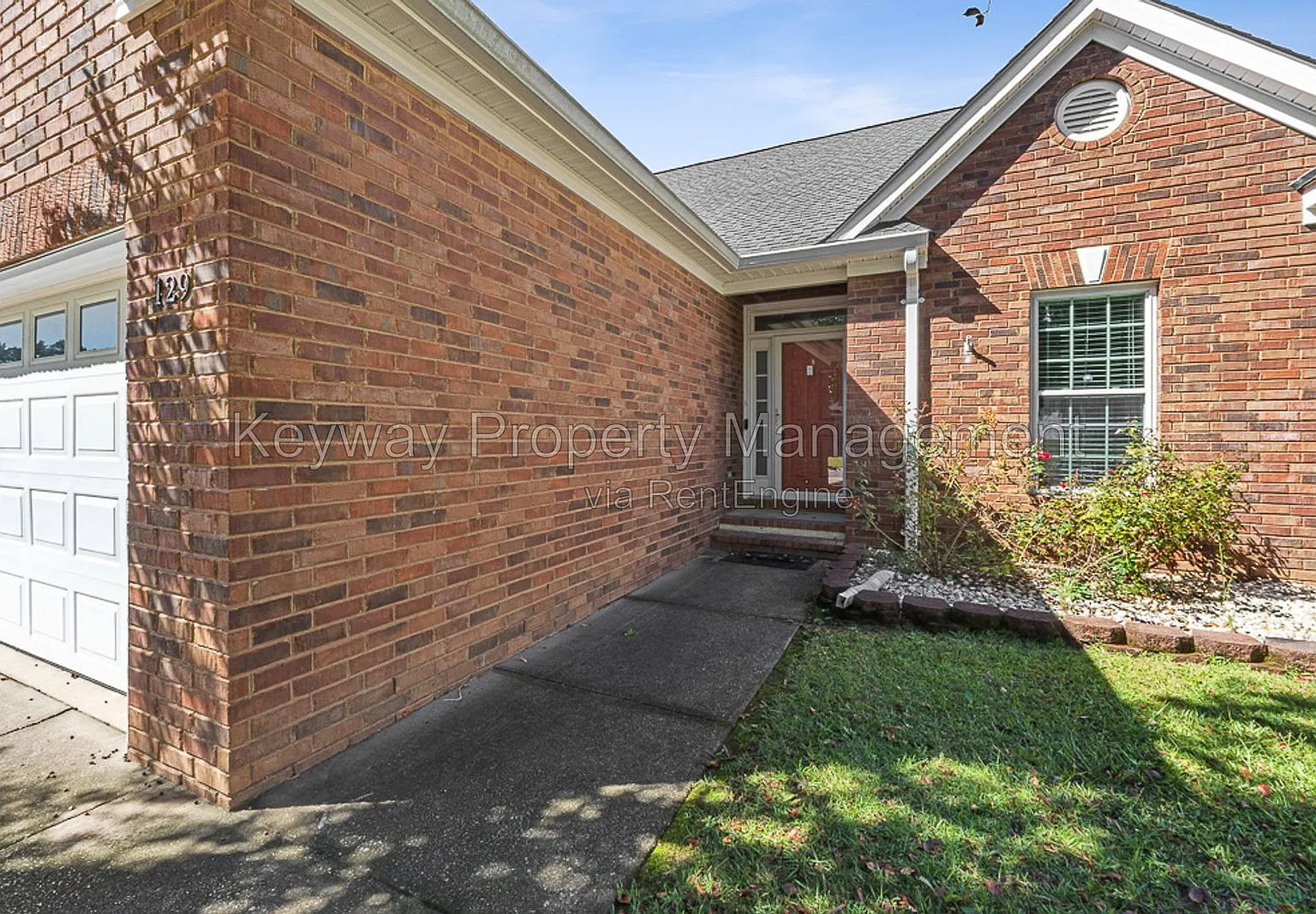 3 bed, 2.5 bath, 2255 sqft, $1,965 — Photo 2