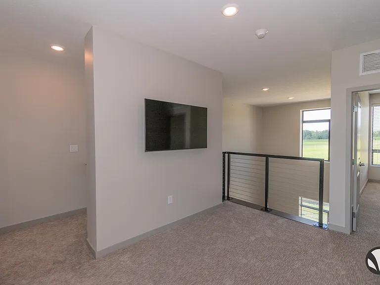 Chateau at Yankee Hill Apartments — Photo 24