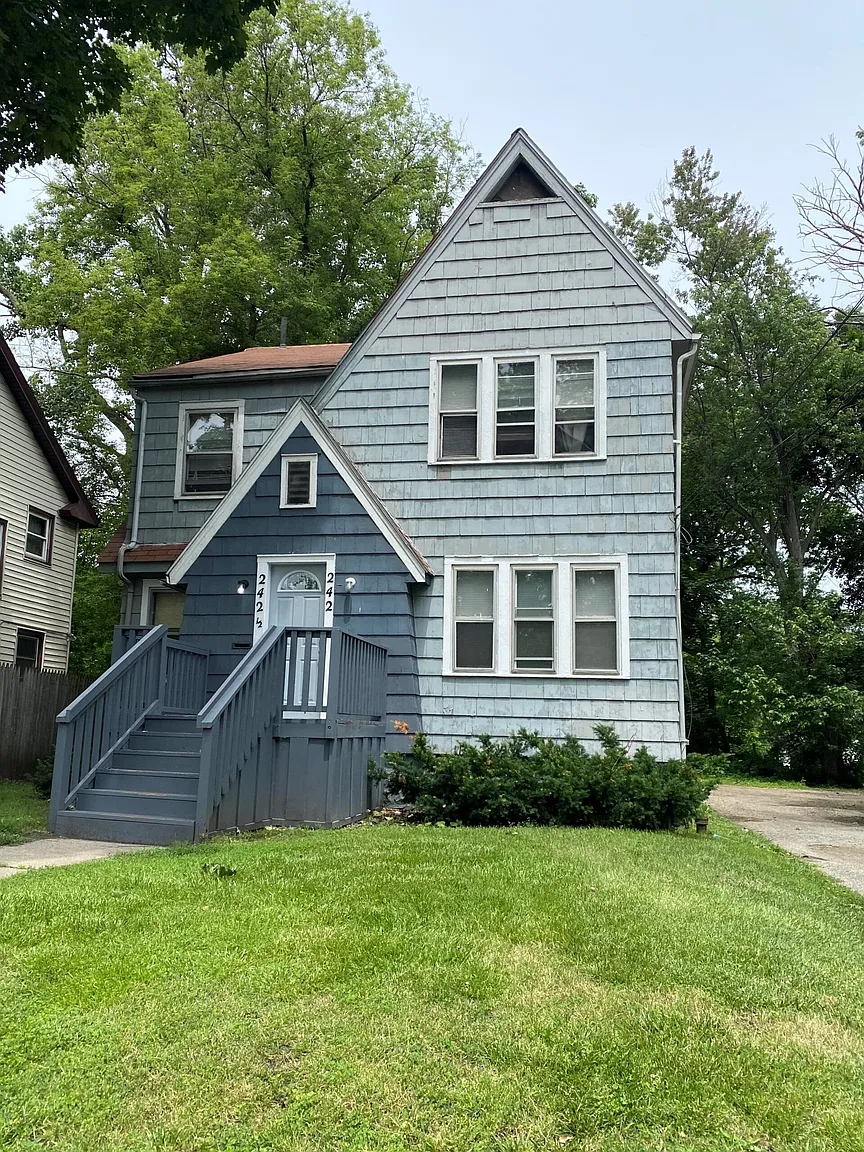 242 W High St #1 photo 1