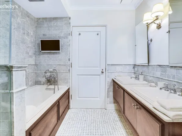 515 Park Avenue image 15 of 18