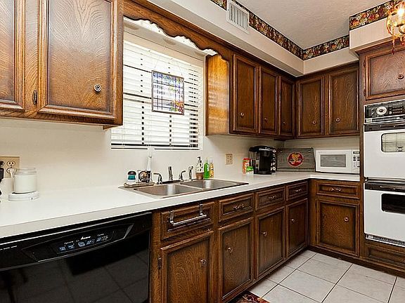 5th image of 16406 Clearcrest Dr