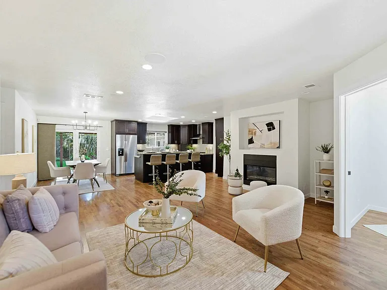313 N Milton Ave — Photo 4
