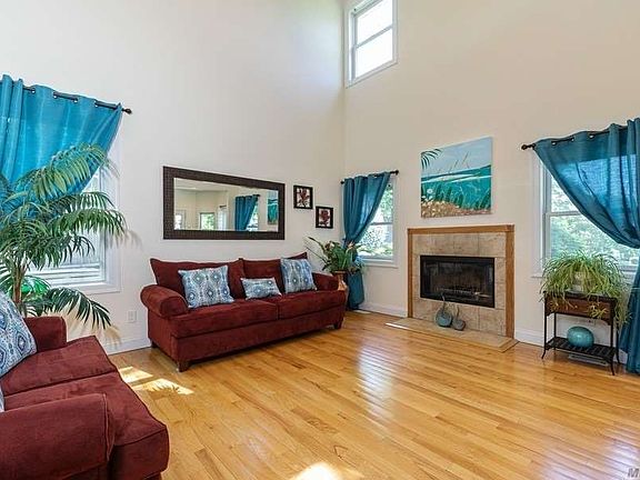 4th image of 25 Tower Hill Ave