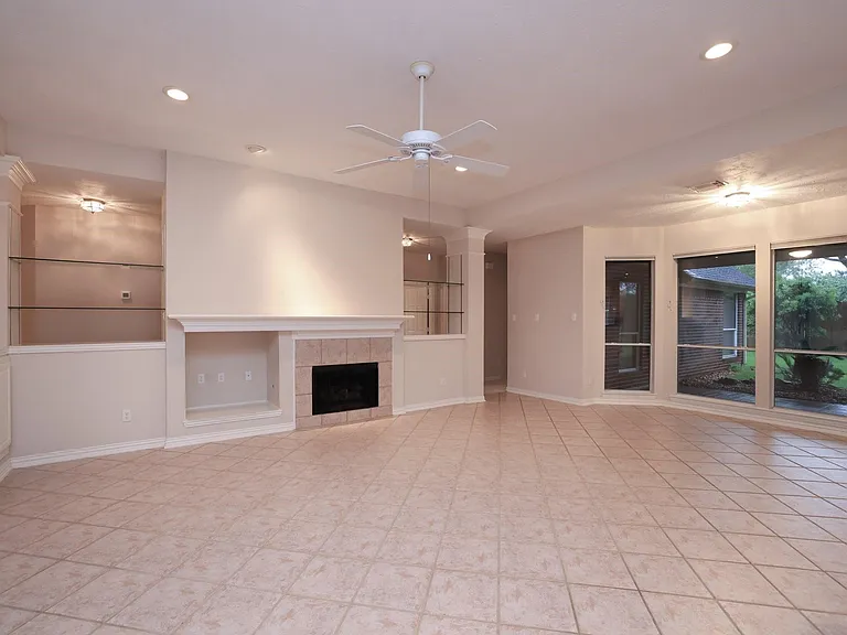 17222 Leeside Dr — Photo 9