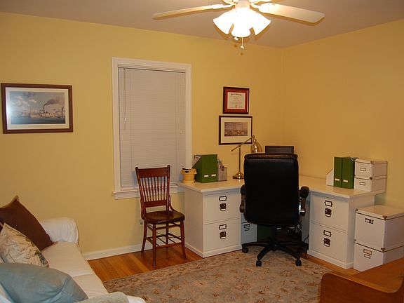 1st Floor Bedroom/Office